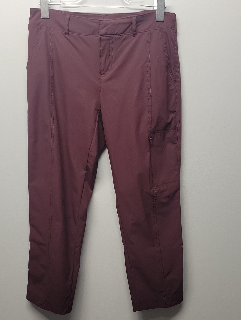 Kirkland Signature Ladies Travel Pants Cargo Ankle burgundy red size 4
